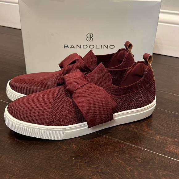 Shoes - Bandolino dark red with bow 9